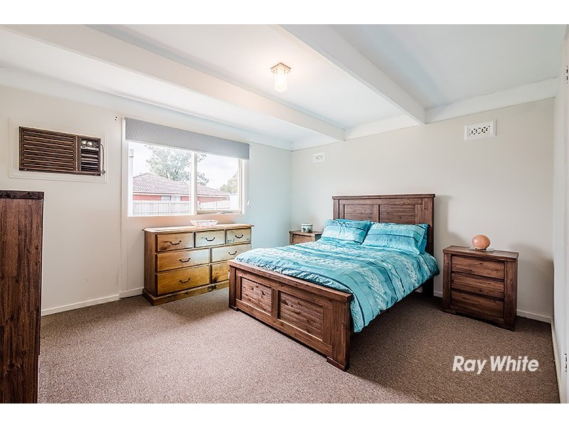 42 Circle Drive North, Cranbourne VIC 3977