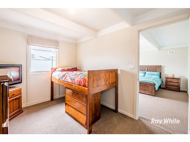 42 Circle Drive North, Cranbourne VIC 3977