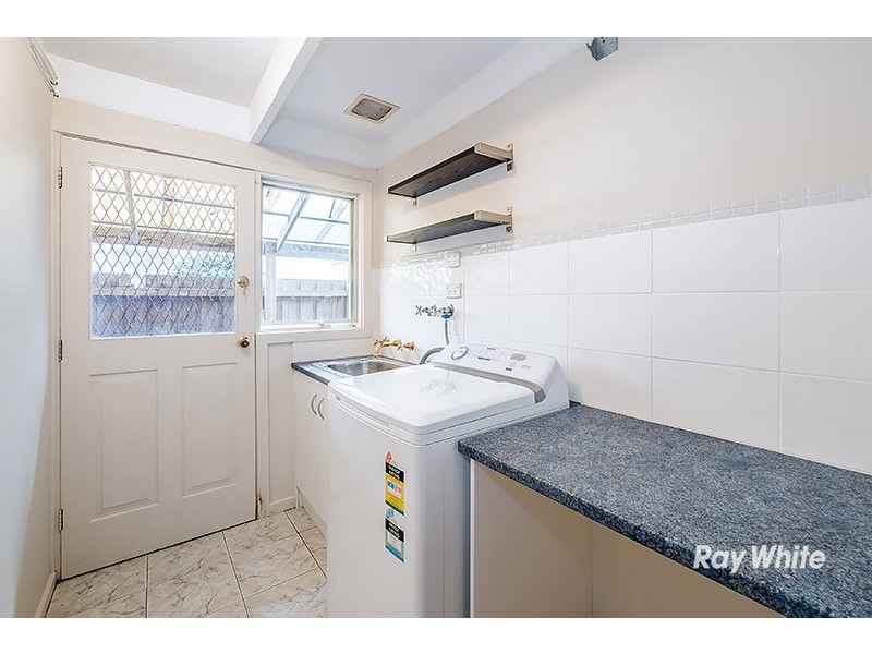 42 Circle Drive North, Cranbourne VIC 3977