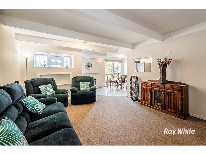 42 Circle Drive North, Cranbourne VIC 3977