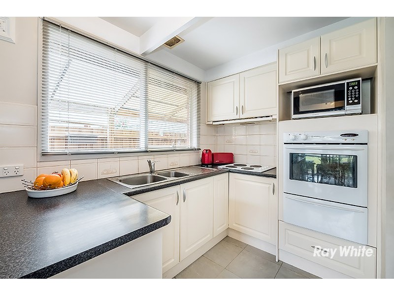 42 Circle Drive North, Cranbourne VIC 3977