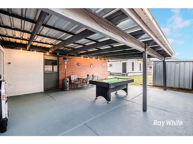 42 Circle Drive North, Cranbourne VIC 3977