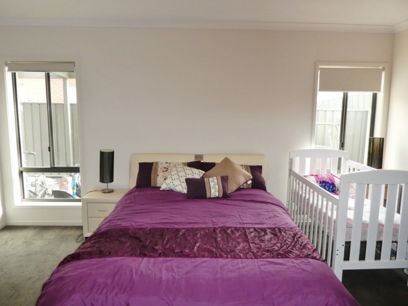 27 Quist Parade, Cranbourne West VIC 3977