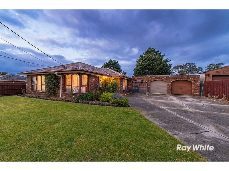 13 Marnebeck Court, Cranbourne VIC 3977