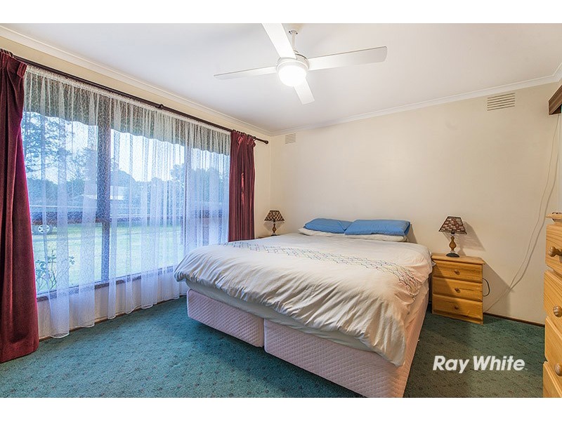 13 Marnebeck Court, Cranbourne VIC 3977
