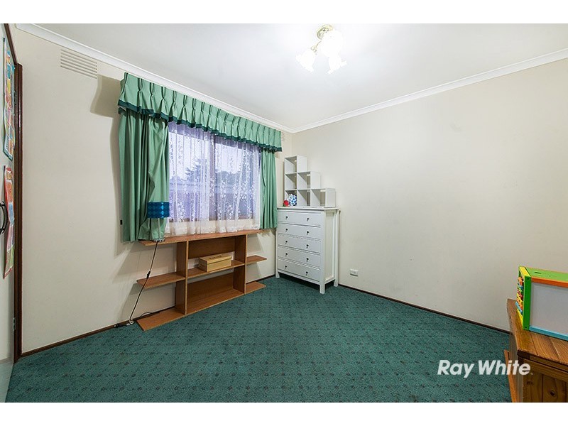 13 Marnebeck Court, Cranbourne VIC 3977