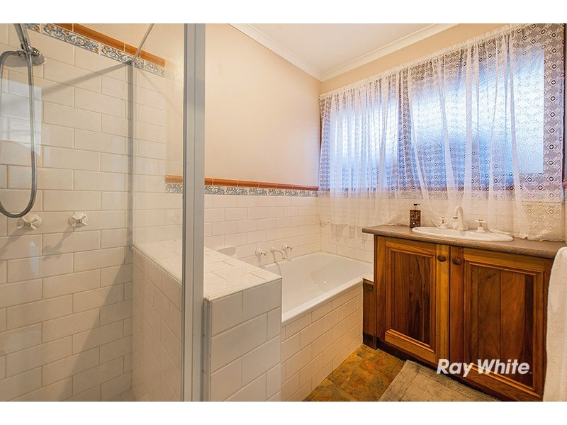 13 Marnebeck Court, Cranbourne VIC 3977