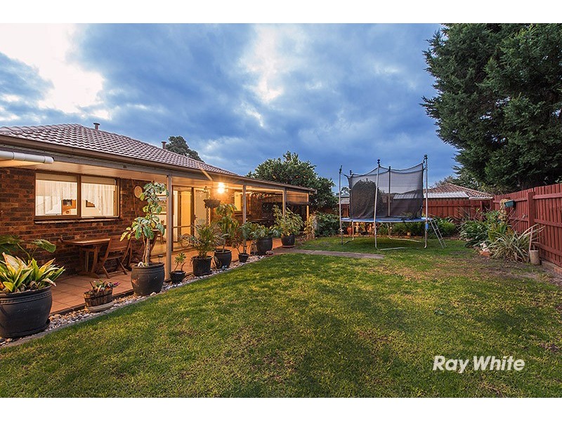 13 Marnebeck Court, Cranbourne VIC 3977