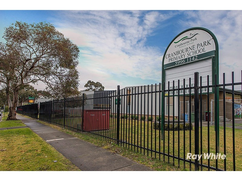 13 Marnebeck Court, Cranbourne VIC 3977