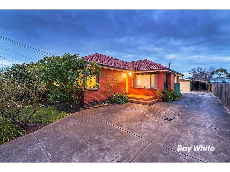42 Taylor Street, Cranbourne VIC 3977