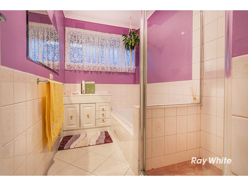 42 Taylor Street, Cranbourne VIC 3977