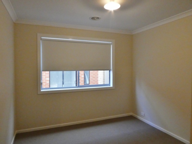 40 Greenslate Street, Clyde North VIC 3978