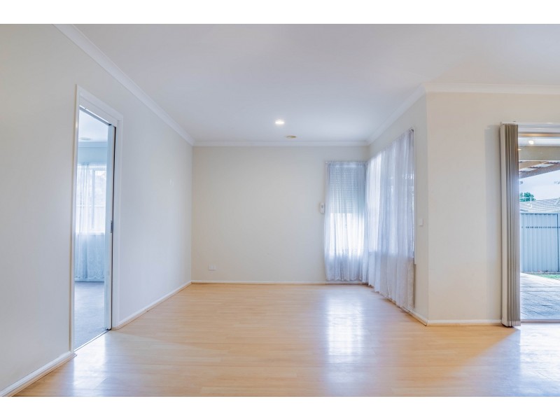 1 Maddock Drive, Cranbourne East VIC 3977