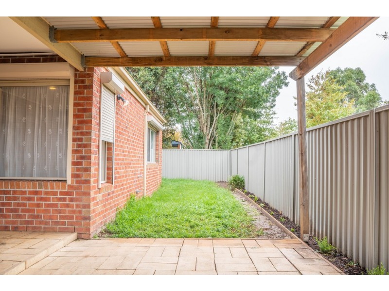 1 Maddock Drive, Cranbourne East VIC 3977
