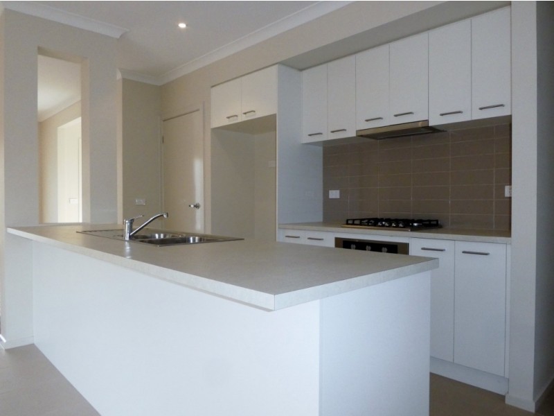 37 Rupert Street, Cranbourne East VIC 3977