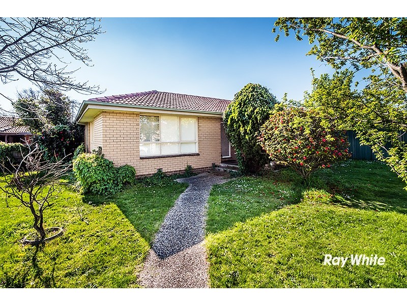39 Cranbourne Drive, Cranbourne VIC 3977