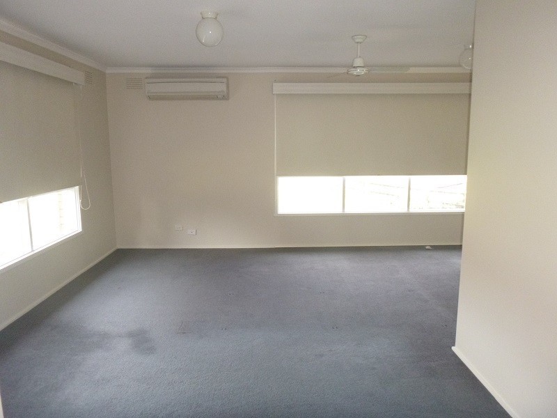 39 Cranbourne Drive, Cranbourne VIC 3977