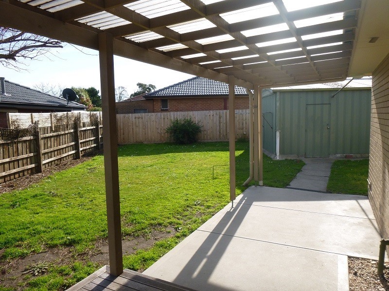 39 Cranbourne Drive, Cranbourne VIC 3977