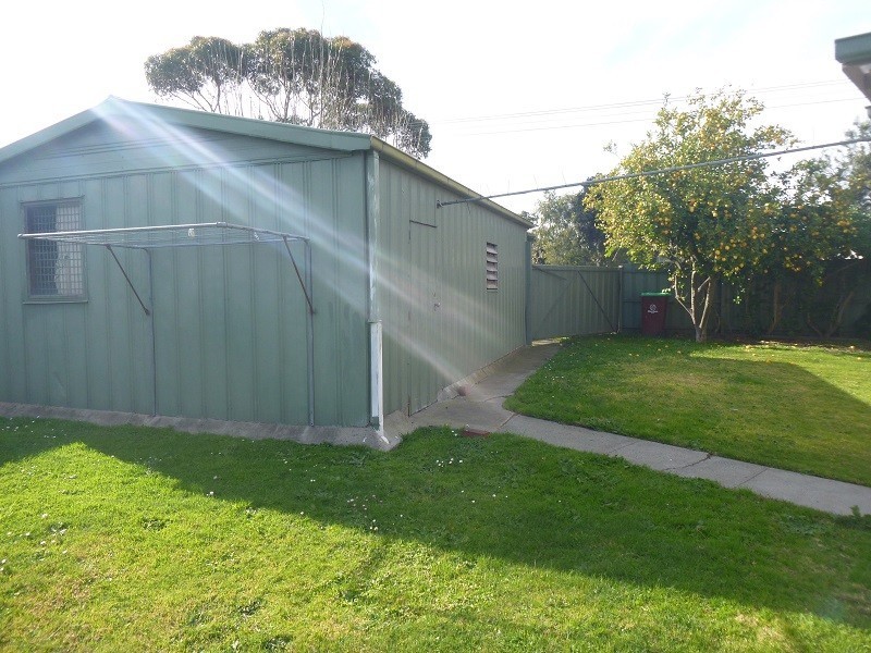39 Cranbourne Drive, Cranbourne VIC 3977