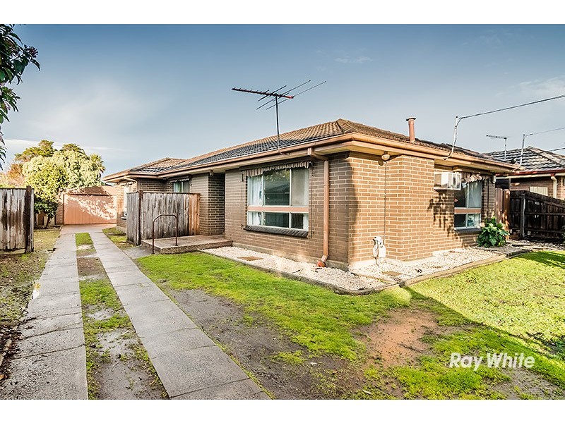 42 Lurline Street, Cranbourne VIC 3977