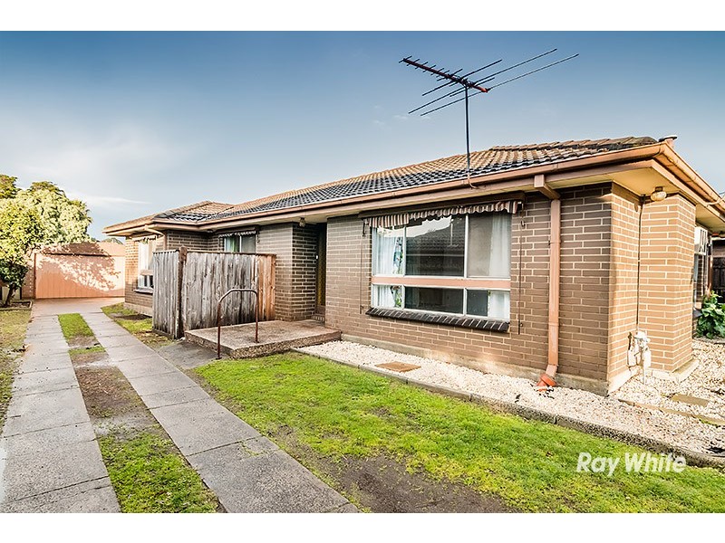 42 Lurline Street, Cranbourne VIC 3977