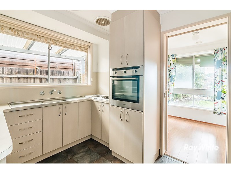 42 Lurline Street, Cranbourne VIC 3977