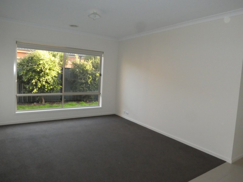 78 Selandra Boulevard, Clyde North VIC 3978