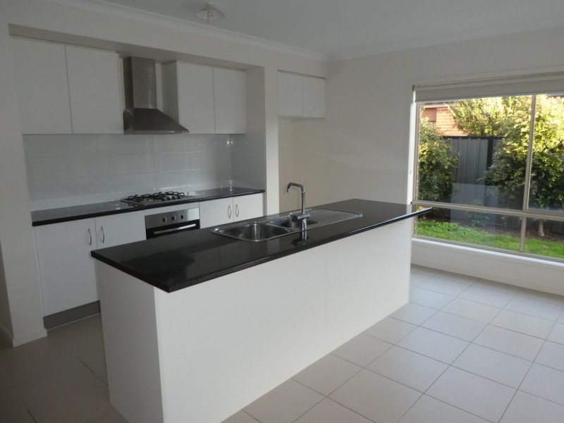 78 Selandra Boulevard, Clyde North VIC 3978