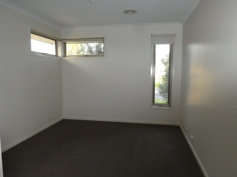 78 Selandra Boulevard, Clyde North VIC 3978