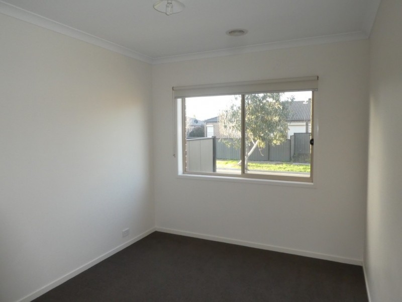 78 Selandra Boulevard, Clyde North VIC 3978