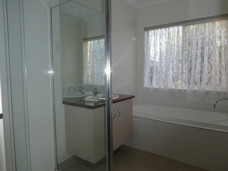 78 Selandra Boulevard, Clyde North VIC 3978