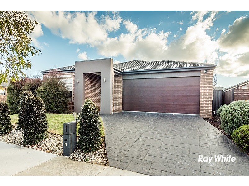 76 Selandra Boulevard, Clyde North VIC 3978