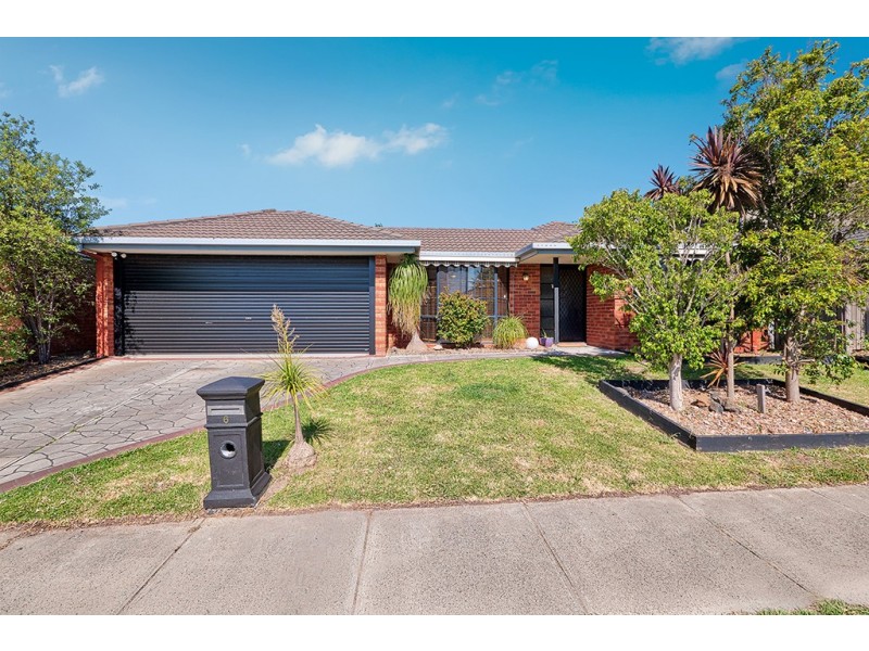 6 Lowther Court, Cranbourne North VIC 3977