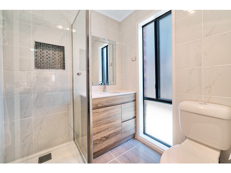 6 Lowther Court, Cranbourne North VIC 3977