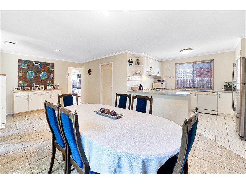 6 Lowther Court, Cranbourne North VIC 3977