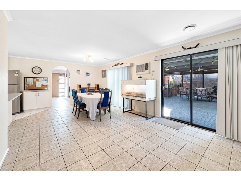 6 Lowther Court, Cranbourne North VIC 3977