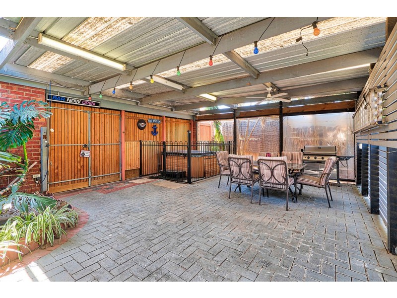 6 Lowther Court, Cranbourne North VIC 3977