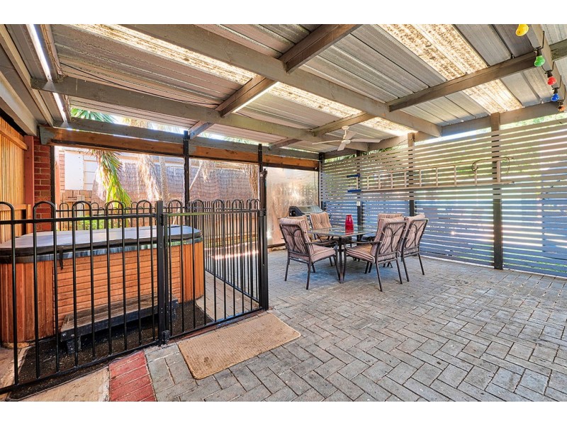 6 Lowther Court, Cranbourne North VIC 3977