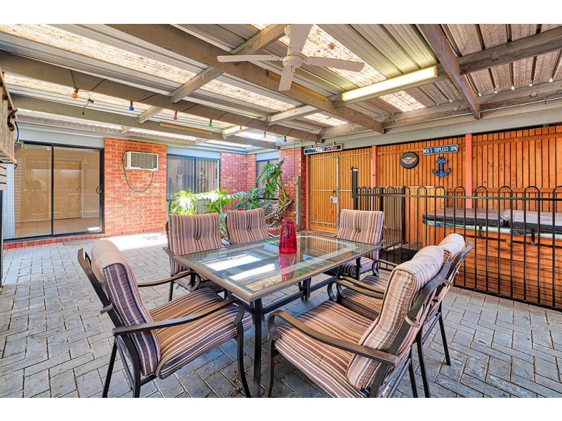 6 Lowther Court, Cranbourne North VIC 3977