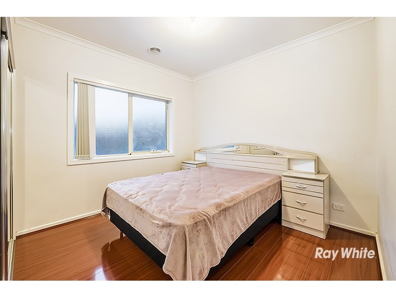 8 Hackney Circuit, Clyde North VIC 3978