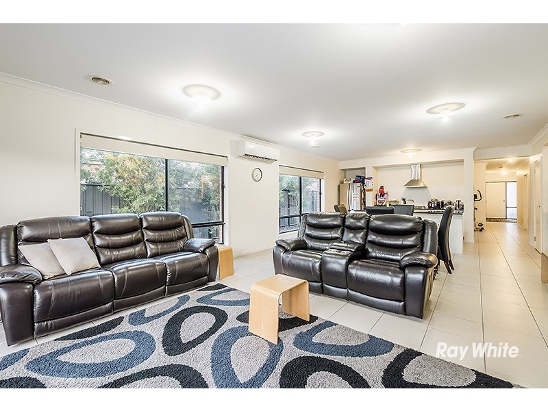 80 Selandra Boulevard, Clyde North VIC 3978