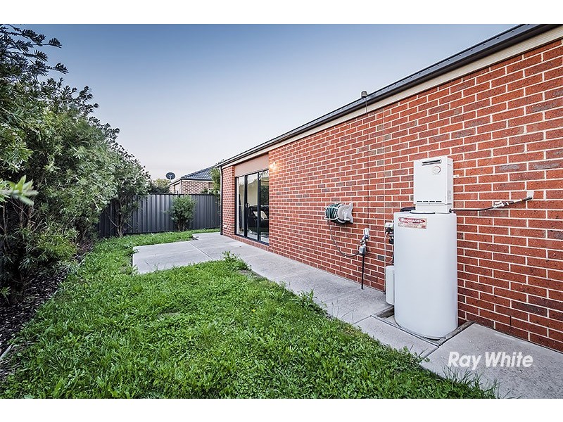 80 Selandra Boulevard, Clyde North VIC 3978