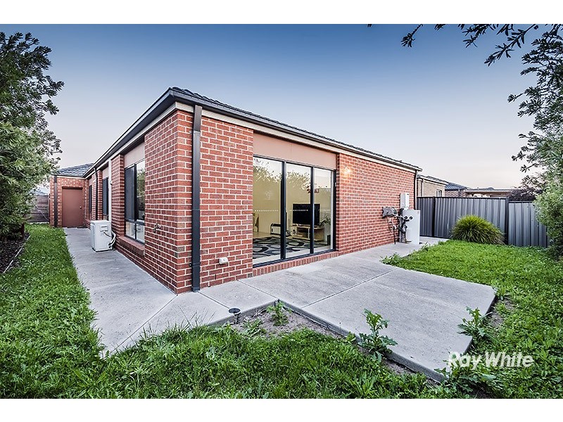 80 Selandra Boulevard, Clyde North VIC 3978