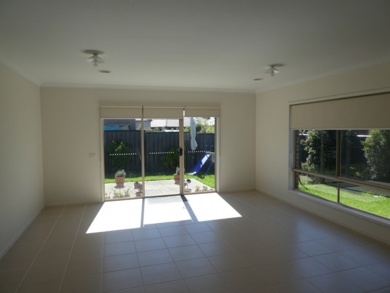 74 Selandra Boulevard, Clyde North VIC 3978