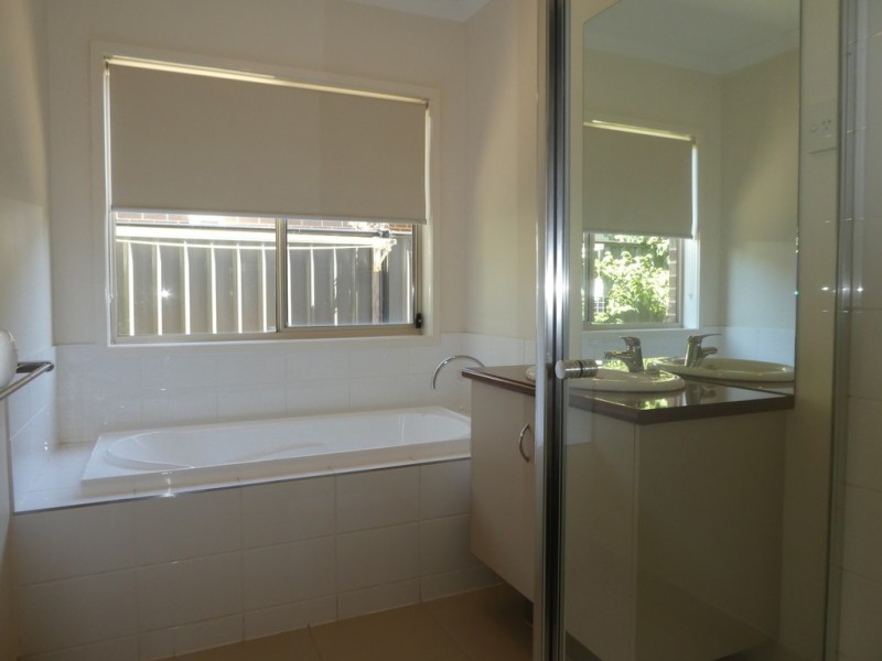 74 Selandra Boulevard, Clyde North VIC 3978