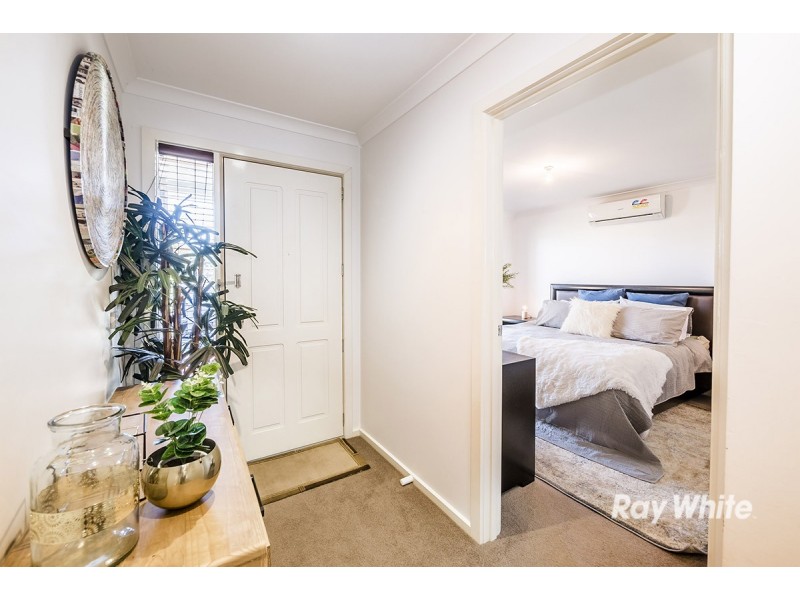 8 Limerick Road, Cranbourne East VIC 3977