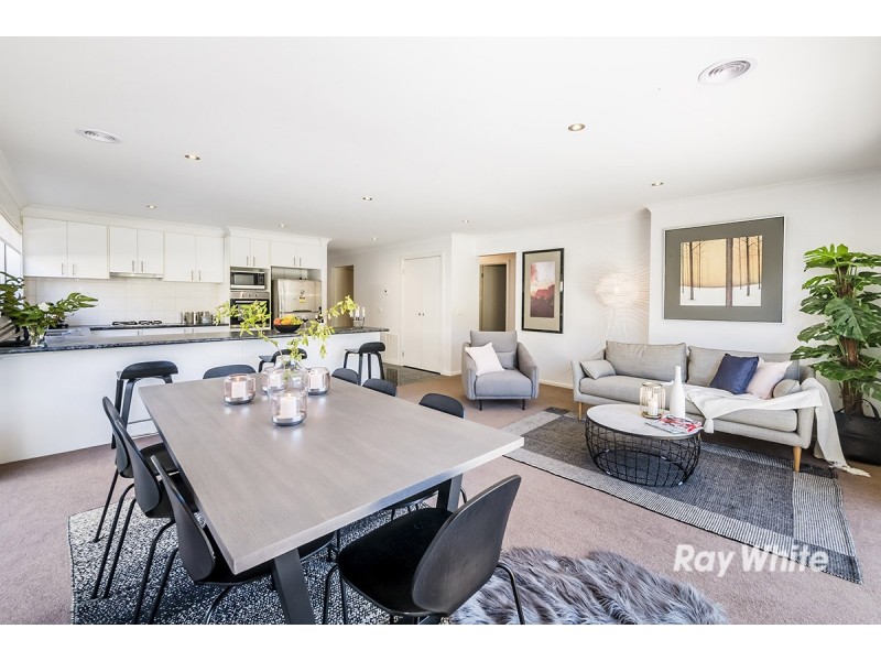 8 Limerick Road, Cranbourne East VIC 3977