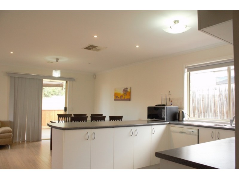 6 Edgewood Close, Narre Warren South VIC 3805
