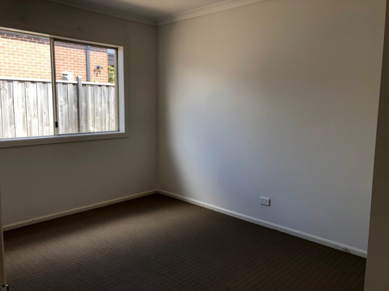 142 Mountainview Boulevard, Cranbourne North VIC 3977