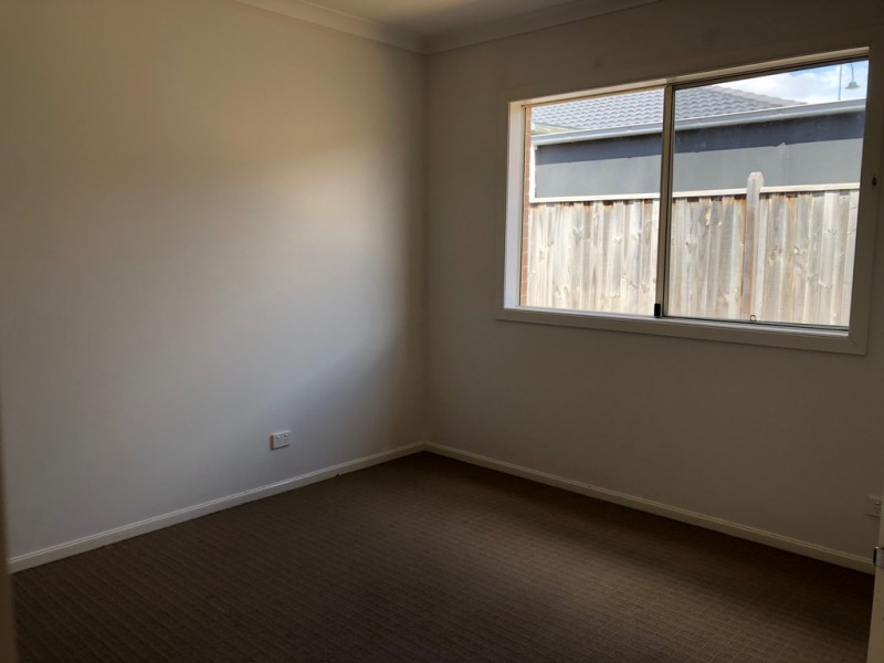 142 Mountainview Boulevard, Cranbourne North VIC 3977